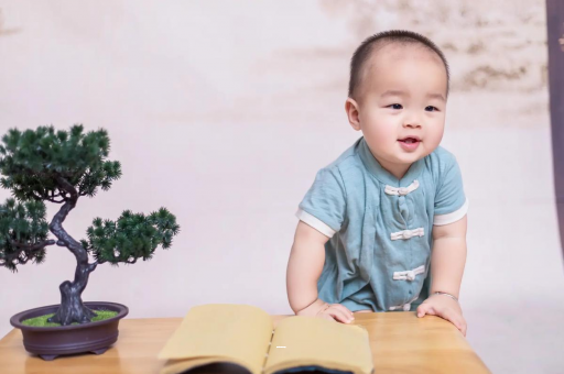 瑞安孕妇显怀是几个月
